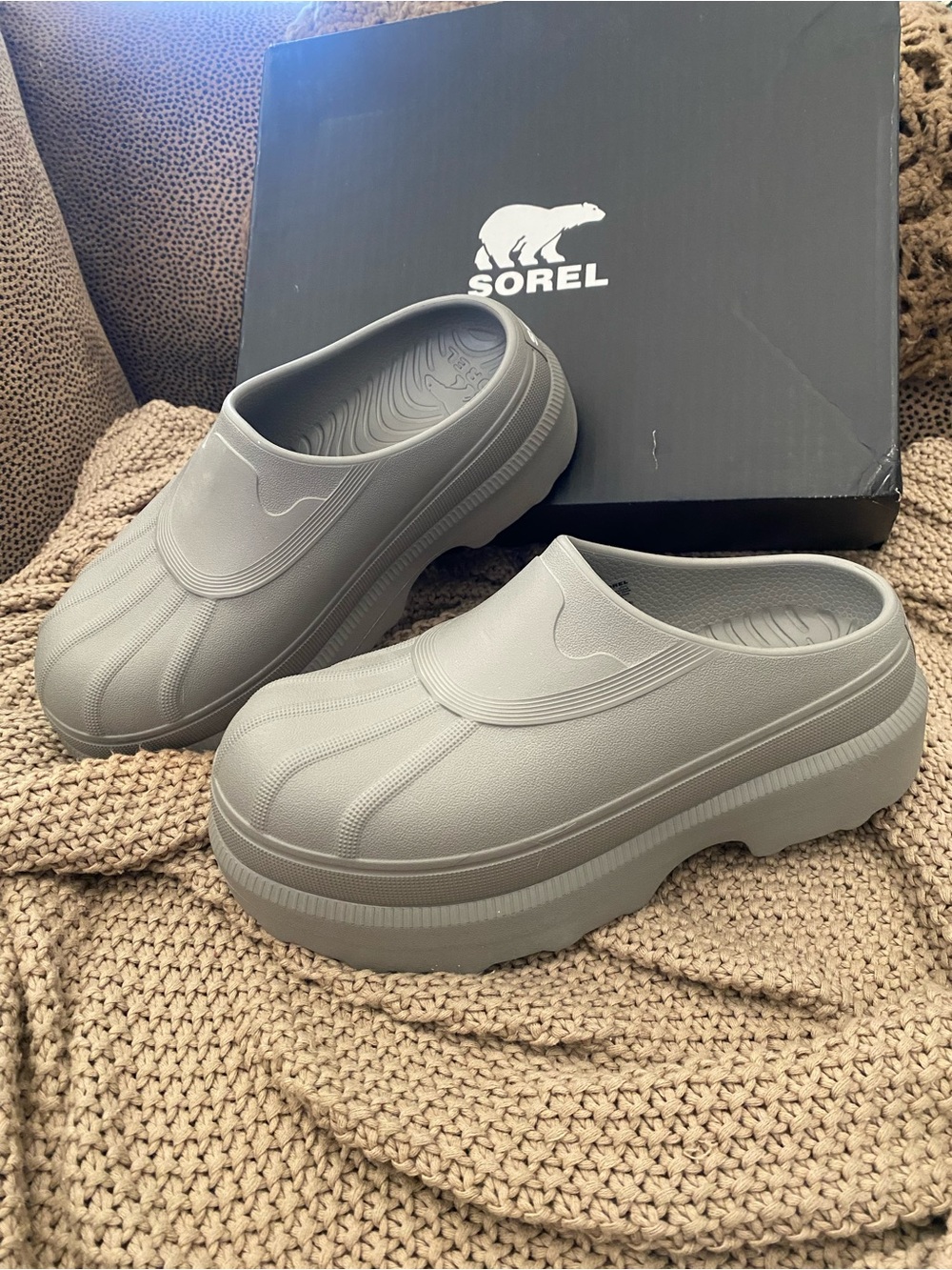 Sorel caribou clog chrome gray 9 NIB New